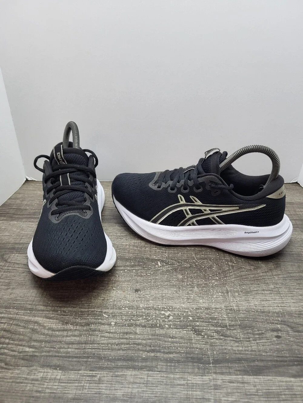 Asics Gel-Excite 11 Black White Low Top Lace-Up Running Sneakers Women's Sz 6.5